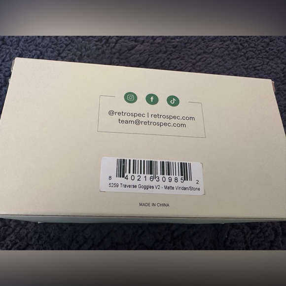 New Traverse Snow Goggles - Picture 5 of 8